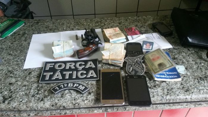 Dinheiro apreendido com a dupla (Crédito: Plantão Policial PI)