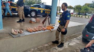 Presas 44 pessoas e apreendidos mais de 80 animais em Operação (Crédito: PRF)
