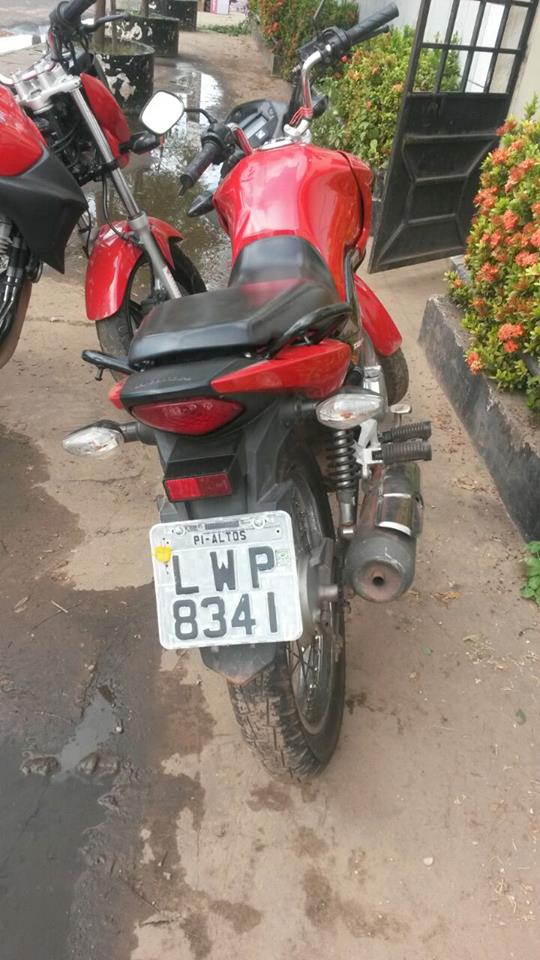 Motocicleta usada em assaltos (Crédito: Plantão Policial PI)