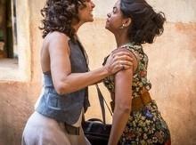 Luzia parte para cima de Tereza e as duas saem no tapa: