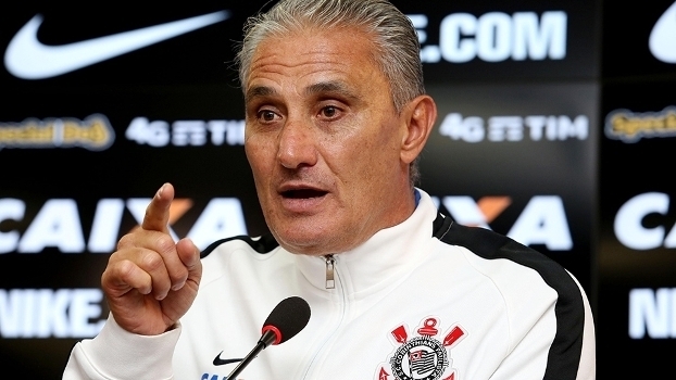 Tite afirmou que não há comparação entre os tipos de cobrança (Crédito: Gazeta Press)