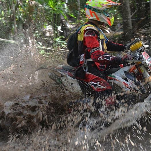 Piloto Cat.Sênior Lucas Matos na liderança do campeonato