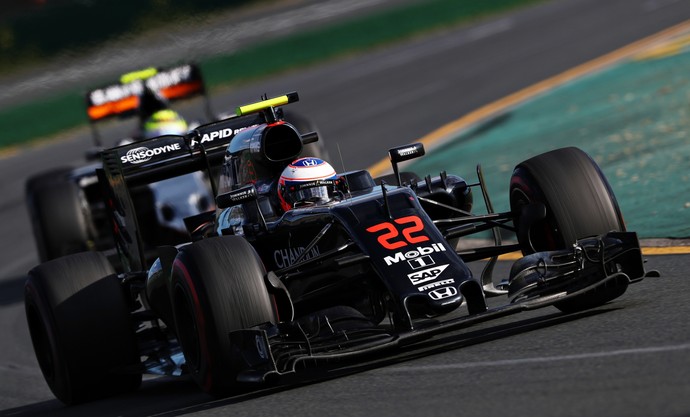 Jenson Button em ação pela McLaren na atual temporada (Crédito: Getty)