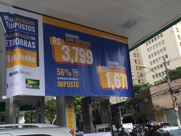 Gasolina vendida a R$ 1,671 lotou posto de gasolina (Crédito: Divulgação)
