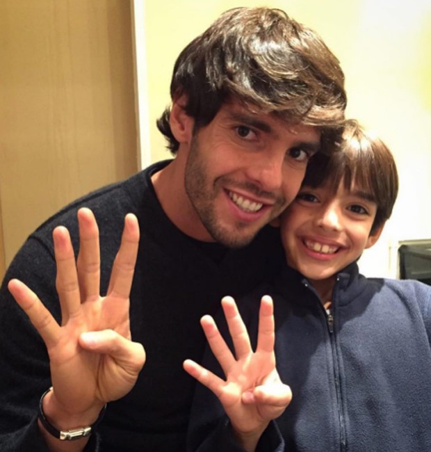 Kaká e o filho (Crédito: Reprodução)