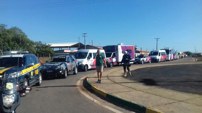 Tocha chegando na cidade de Piracuruca (Crédito: PRF)