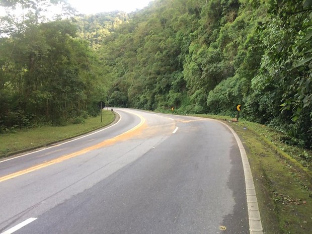 Curva onde ocorreu o acidente (Crédito: Solange Freitas / G1)