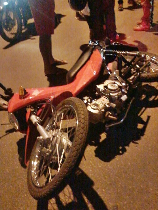 Motocicleta envolvida no acidente (Crédito: Reprodução)