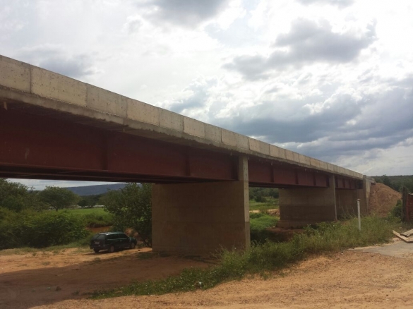 Ponte que liga as cidades de Palmeira do Piauí e Cristino Castro