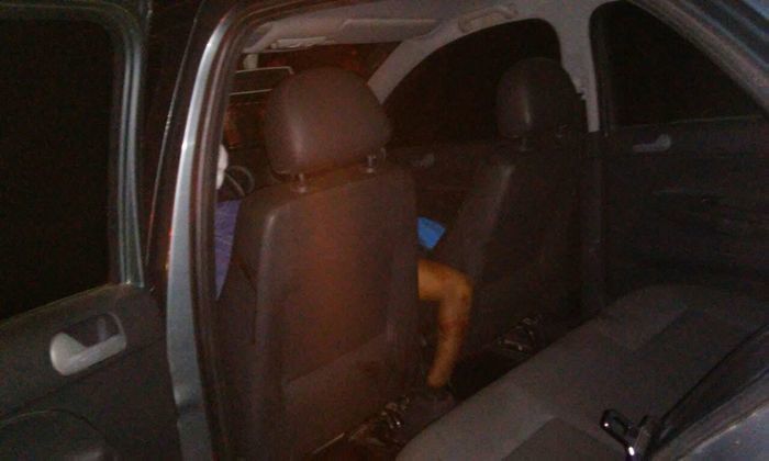 Jovens executados dentro do carro