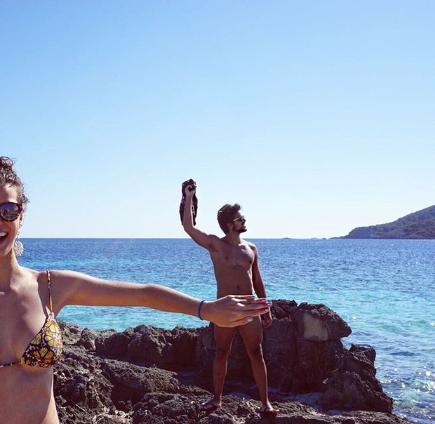 Rodrigo Simas posta clique ousado no Instagram (Crédito: Reprodução)