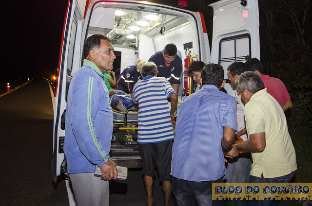 Acidente envolve van que transportava 14 pessoas (Crédito: Reprodução)