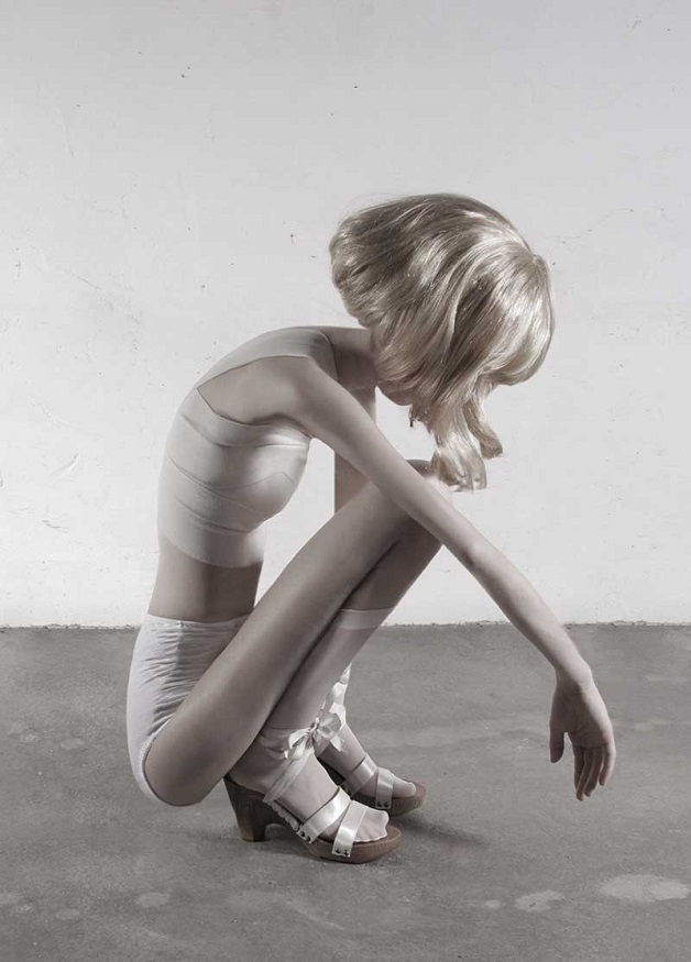 Sessão de fotos sobre anorexia (Crédito: Reprodução)