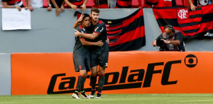 Flamento perde pênalti e fica empatado com São Paulo