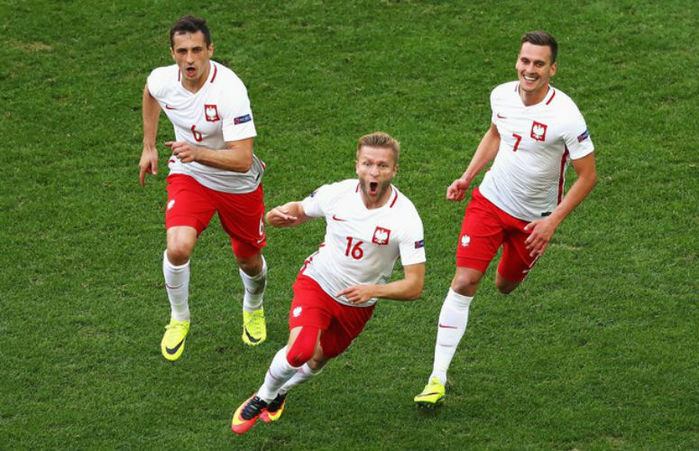 Jakub Blaszczykowski comemora o gol (Crédito: Getty)