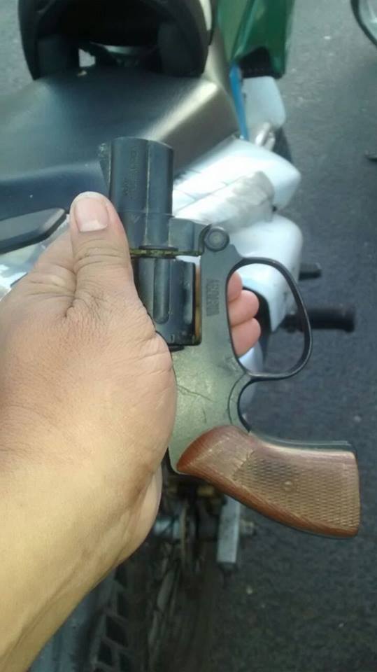 Jovem é preso com arma de fogo e moto roubada no grande Dirceu (Crédito: Reprodução)