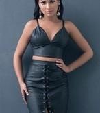 Munik divulga foto de ensaio em que aparece toda poderosa