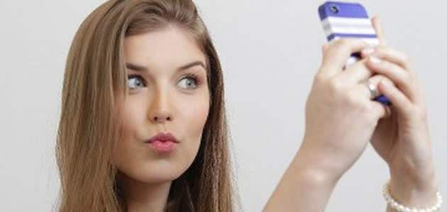 Saiba 5 coisas que as mulheres fazem quando estão sozinhas