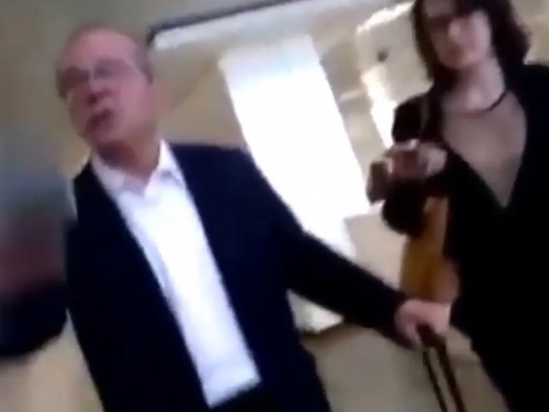 Senador em discussão em aeroporto (Crédito: Reprodução)