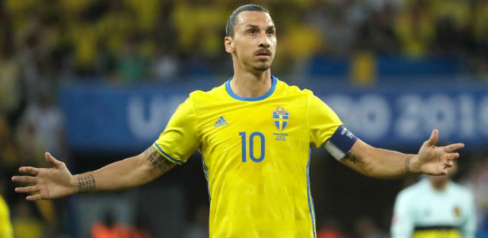Ibrahimovic se despede da seleção da Suécia (Crédito: AP)