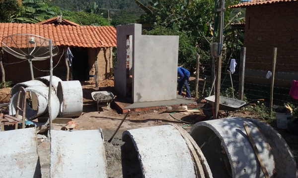 Prefeitura de Lagoinha constrói módulos Sanitários para a população