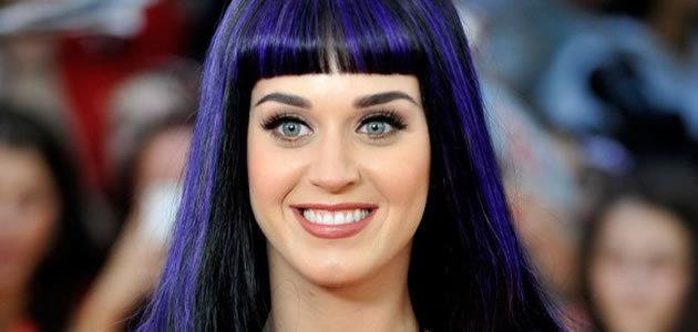 9 famosas que já pegaram outras mulheres e você não sabia