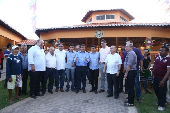 Wellington Dias, com a presença do prefeito de Cocal, Rubens Vieira