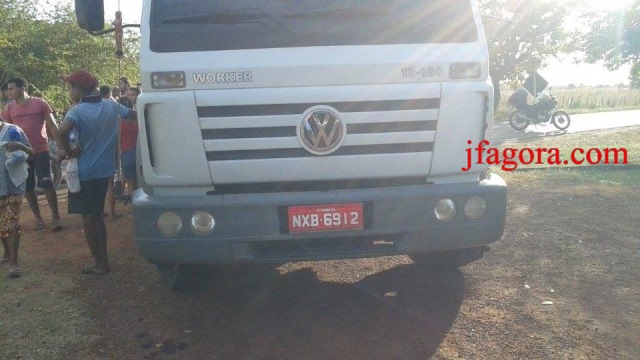 Acidente entre moto e caminhão deixa lavrador gravemente ferido (Crédito: Reprodução)