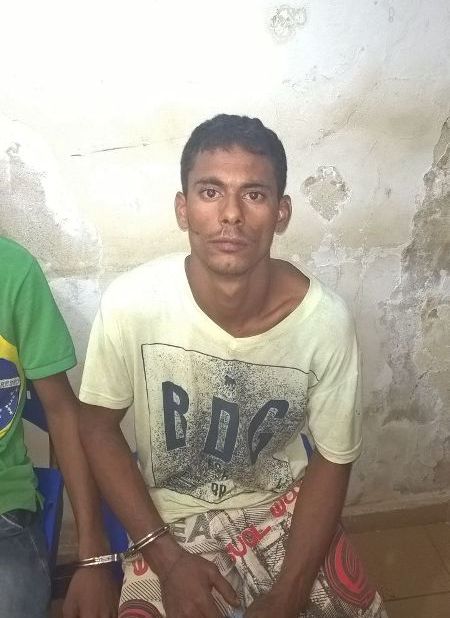 Homem foi preso pelos policiais