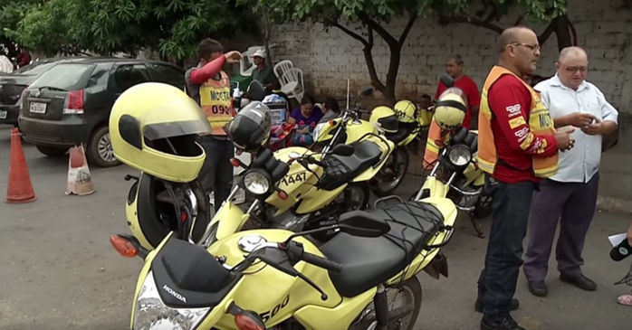 Assaltos feitos por mototaxistas clandestinos são comuns em Teresina (Crédito: Reprodução)