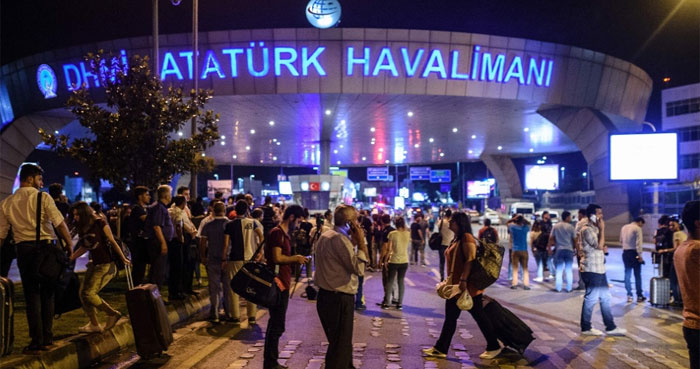 Ataque suicida no Aeroporto de Istambul deixa 28 mortos (Crédito: AFP)
