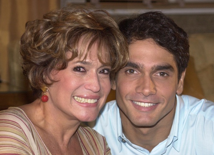 Susana Vieira ao lado de Rafael Calomeni