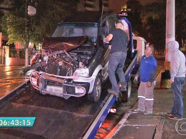 Carro envolvido em perseguição (Crédito: Reprodução)