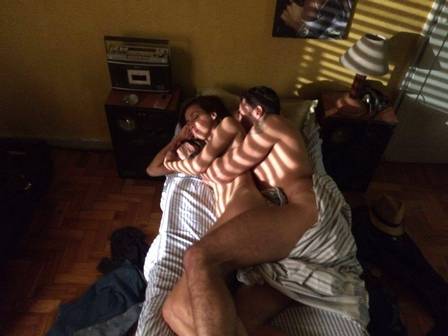 Latino vira ator e grava cena de sexo com Thalita Carauta (Crédito: Reprodução)