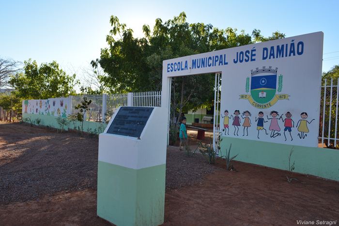 Comunidade comemora a inauguração da Escola José Damião