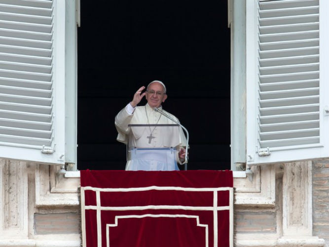 Papa Francisco durante a oração do Angelus (Crédito: AP)