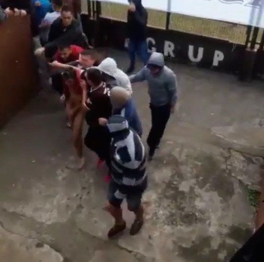 Briga durante partida (Crédito: Reprodução)