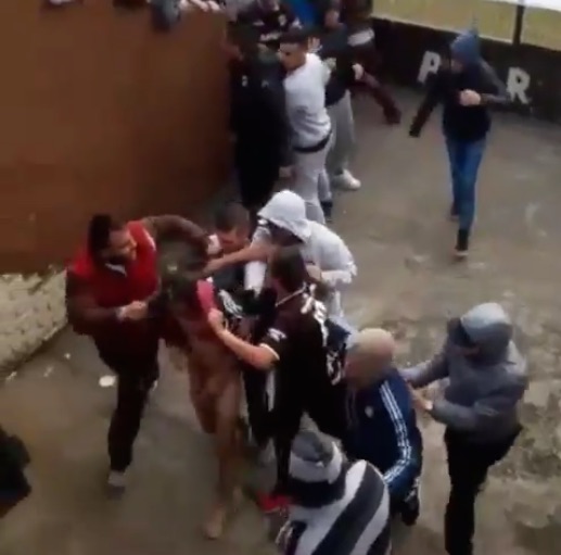Briga durante partida (Crédito: Reprodução)