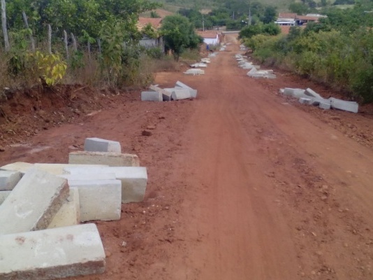 Ruas de Cajazeiras começam a receber calçamento