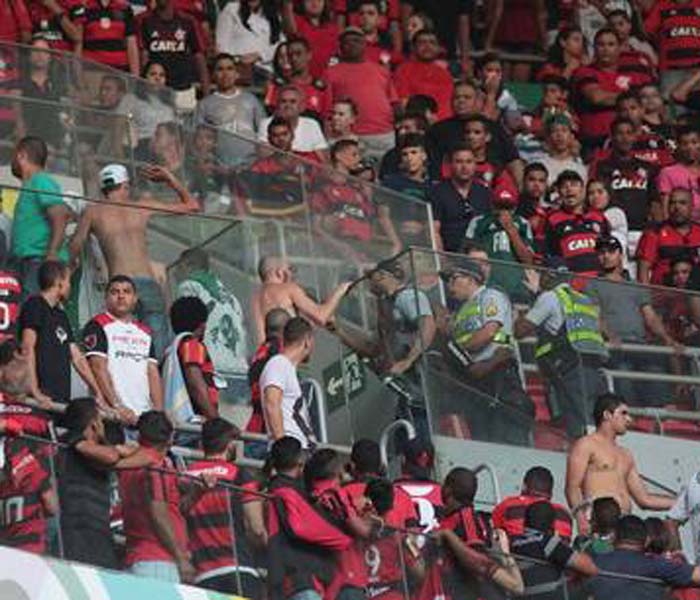 STJD denuncia Flamengo e Palmeiras por briga de torcidas