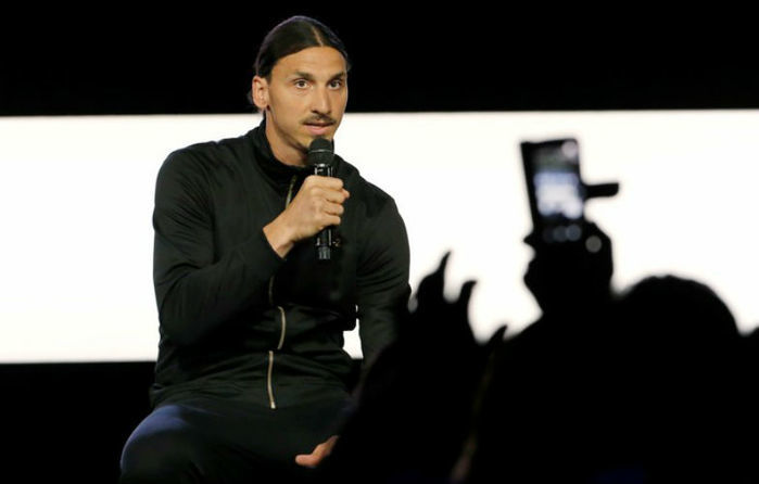 Zlatan Ibrahimovic em coletiva de lançamento de sua marca de roupas (Crédito: Reuters)
