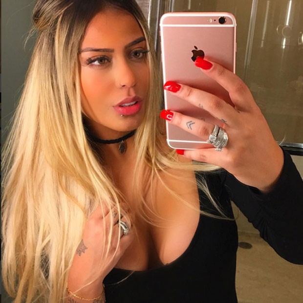 Rafaella Santos