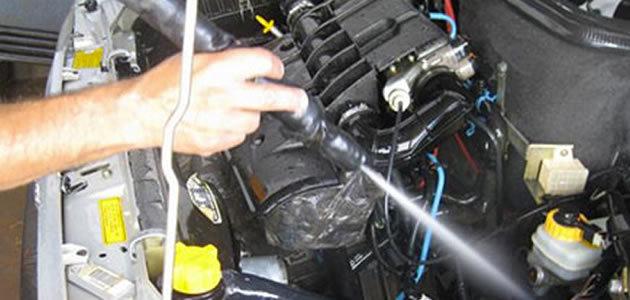 Dúvida! Lavagem do motor do carro pode danificá-lo?