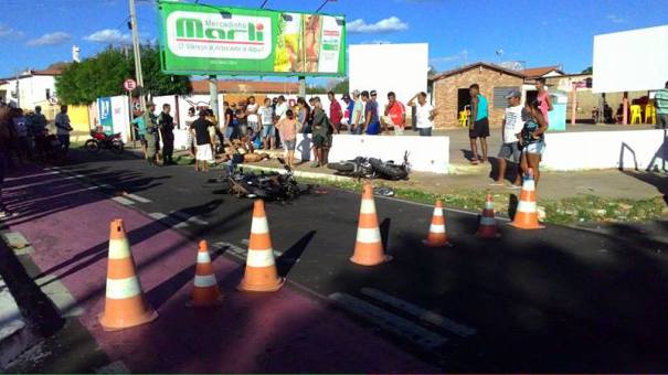 Colisão entre motos deixou homem morto (Crédito: Reprodução)