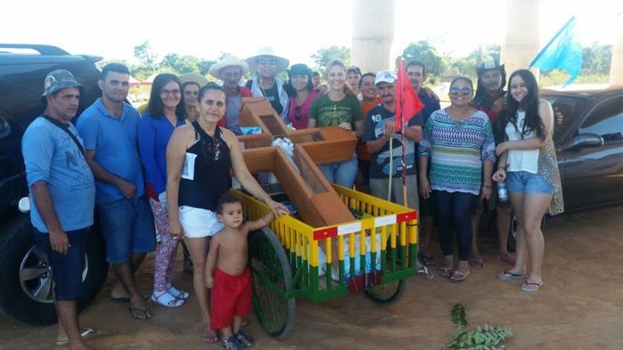 Romeiros vão a pé de Teresina a Santa Cruz dos Milagres
