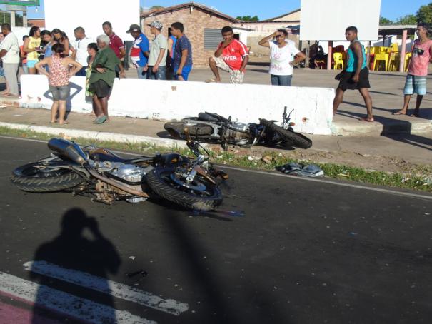 Colisão entre motos deixou homem morto (Crédito: Reprodução)