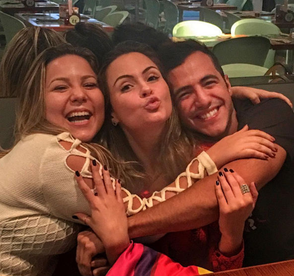 Ex-BBBs Ana Paula Renault, Cacau e Matheus se reencontram no Rio (Crédito: Reoridução)