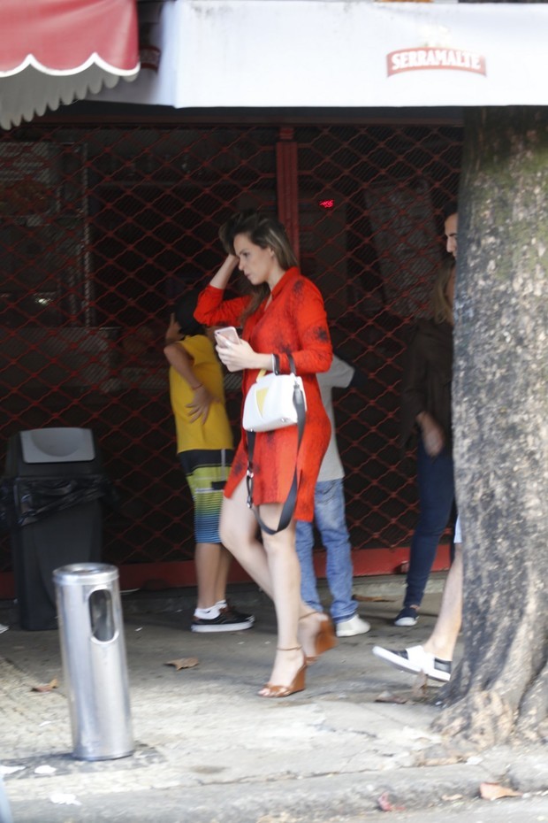 Ex-BBBs Ana Paula Renault, Cacau e Matheus se reencontram no Rio (Crédito: Reoridução)