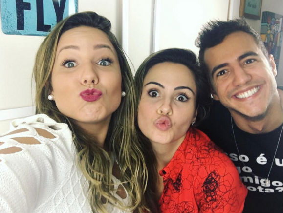Ex-BBBs Ana Paula Renault, Cacau e Matheus se reencontram no Rio (Crédito: Reoridução)