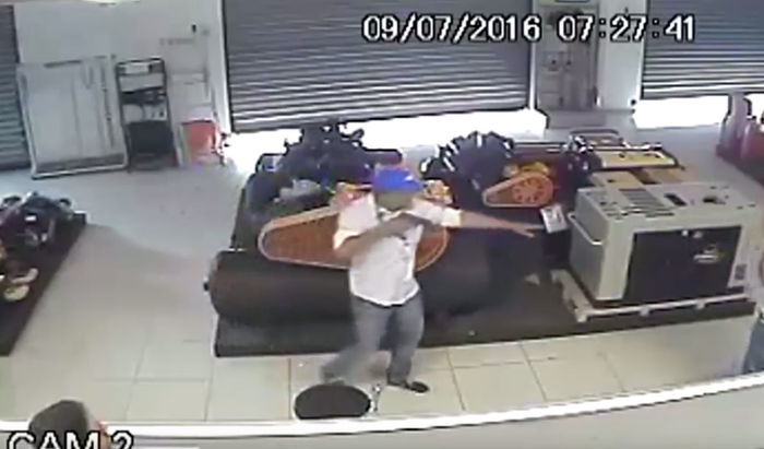 Câmeras flagraram a ação dos criminosos (Crédito: Reprodução)
